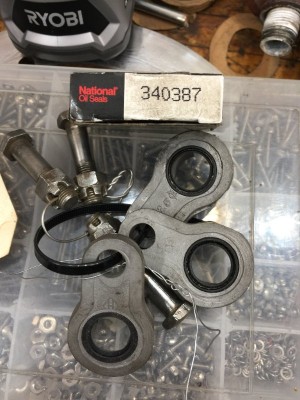 Pedal Cams With Seals.jpg