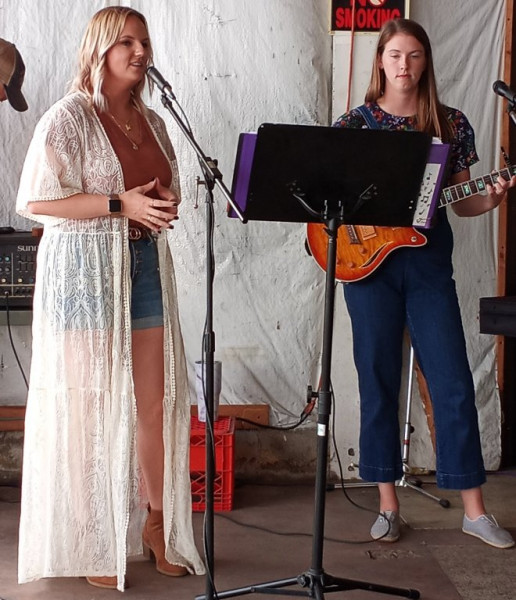 2 talented girls entertained us