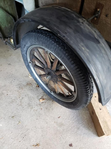 Rear tire mounted! I'm proud of my painted rims.. I think the color and sheen turned out good.