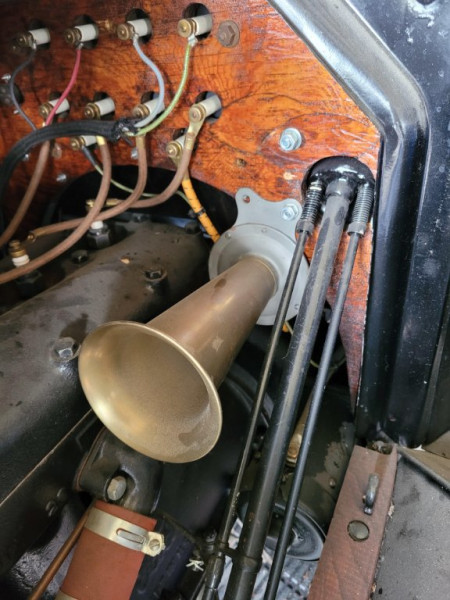 1915 horn 007.jpg