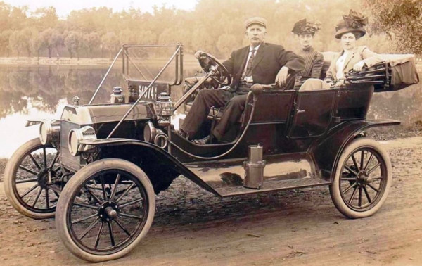 1911 T - E-J LAMPS.jpg