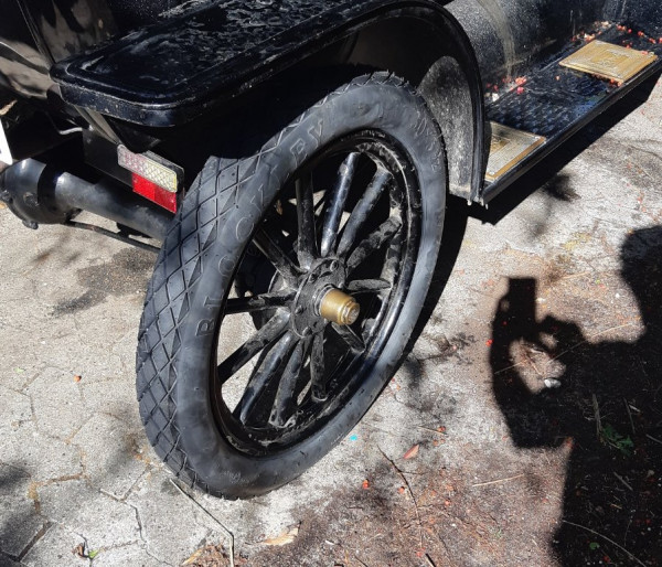 Blockley tires Touring 1914.jpg