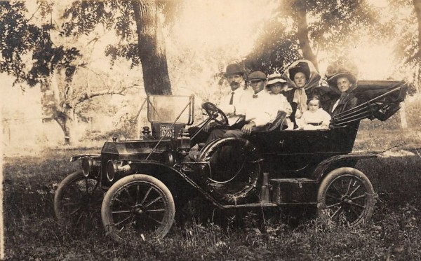 1910 ford touring.JPG