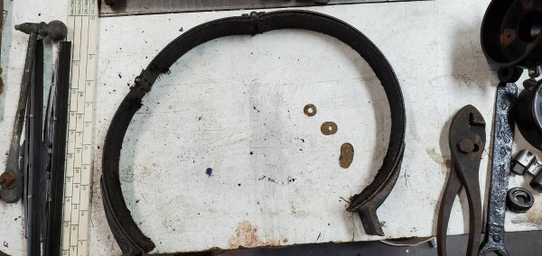 Hinged band