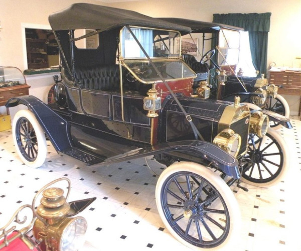 1911 torpedo runabout.jpg