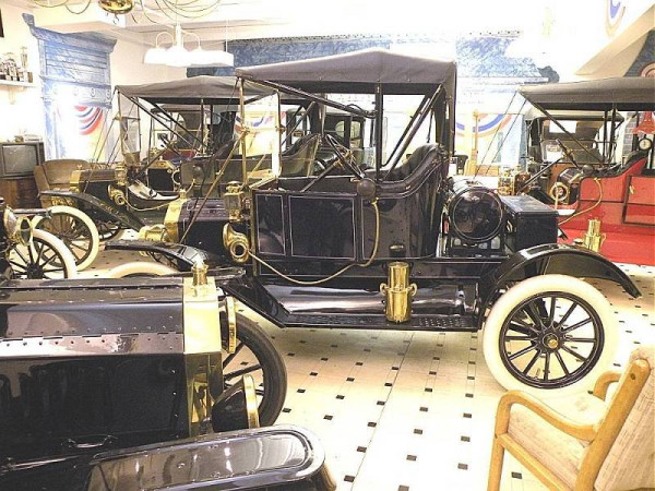 1912 Torpedo Runabout.jpg