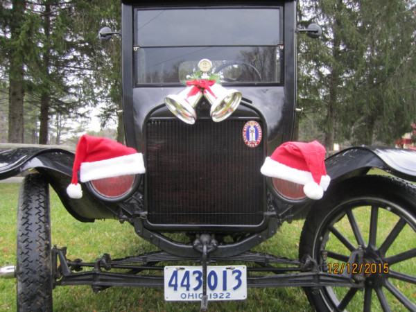 '22 Coupe ready for Christmas 1.JPG