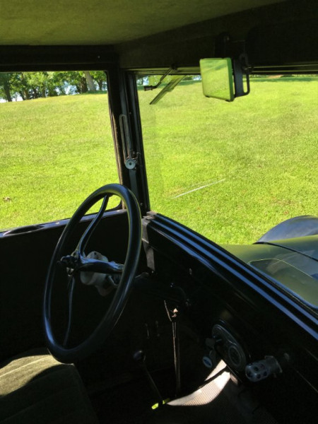 26 Interior.jpg