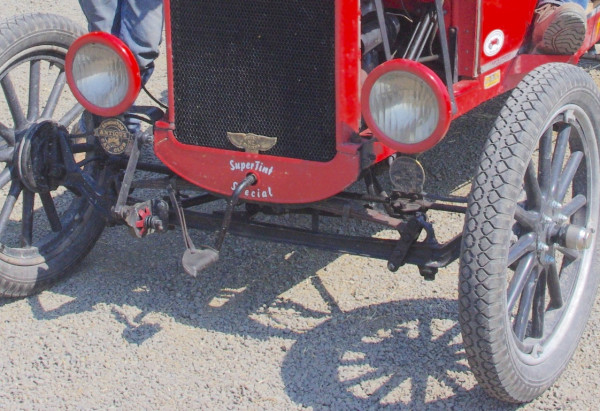 24T Front suspension.jpg