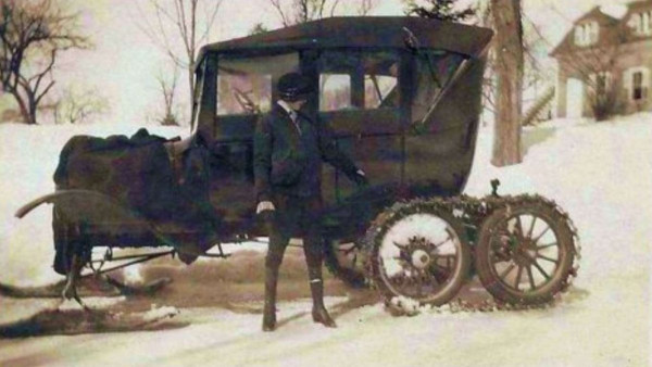 T snowmobile.jpg