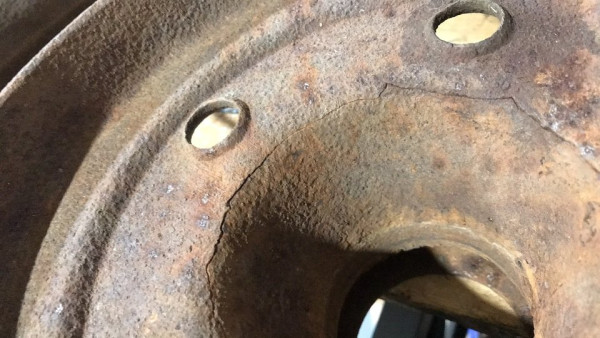 Wire Wheel crack 3
