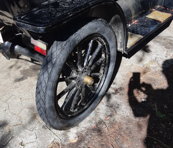 Blockley tires Touring 1914.jpg
