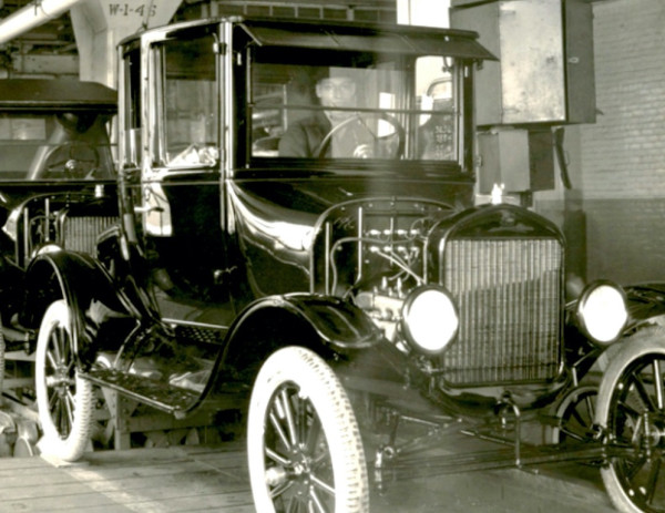 New 1925 coupe  pin stripe in red  .jpg