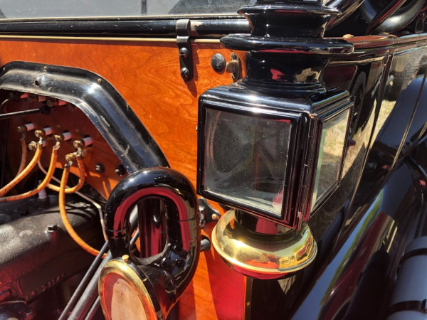 Side Lamp.jpg