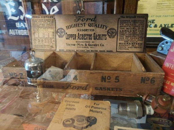 Ford gasket box.jpg