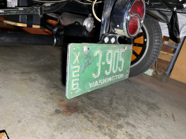 Straight plate.