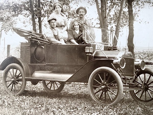 1912Ttorpedoroadsteralteredtrunk.jpg
