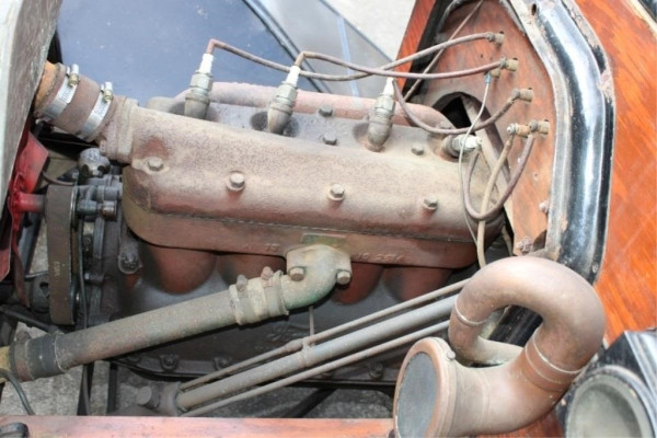 model t ford with plugs angled.jpg