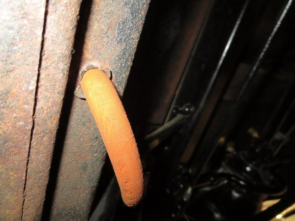 gas line hole in apron.jpg