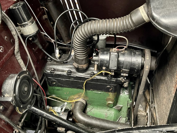 Ford Y motorrum.jpg