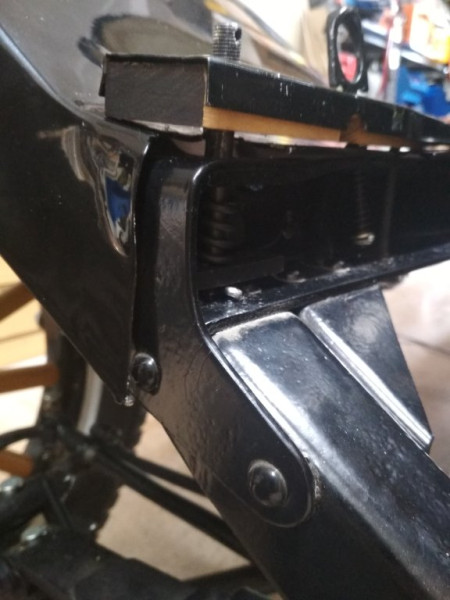Hood_riser_gap_R.jpg