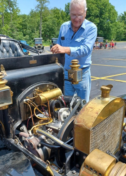 Showing us one of the engines