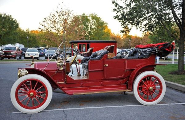 1909 Thomas Flyer.jpg
