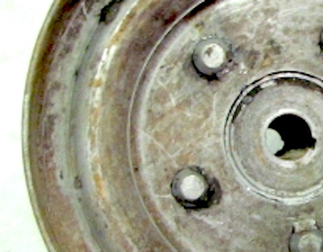 rear wire hub bolts.jpg