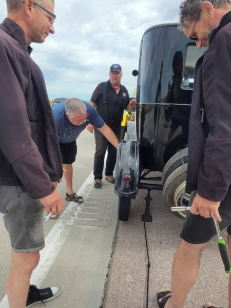 Hot Rockies, Reiner loosened the screw and it worked again