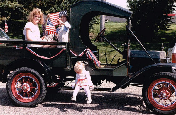 Kids1985.jpg