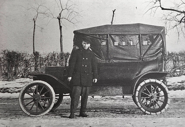 1913touringsidecurtainsnchains.jpg