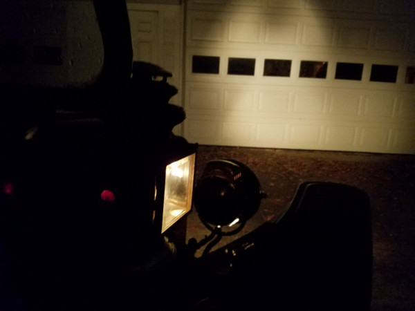 RIGHT SIDE LAMP FROM OUTSIDE THE CAR