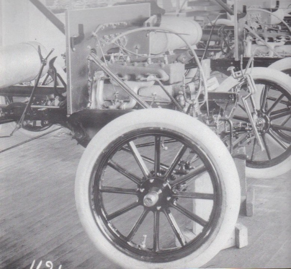 1913-14RHDchassis.jpg