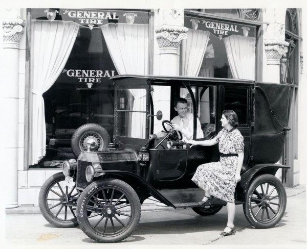 1913 Towncar.jpg