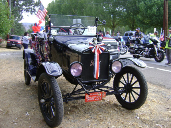 Miz Kitty at Pine Valley Parade July 2022 001.jpg