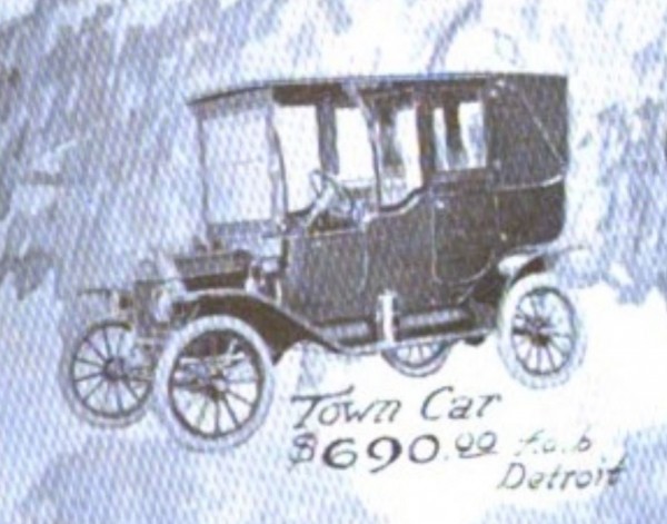 EARLY 1915 TOWN CAR.JPG