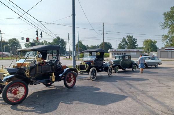 Quick stop to meet up with another car