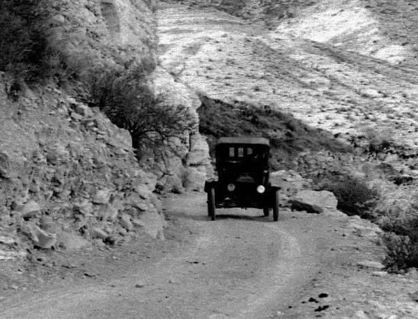 0112_good roads near marfa.jpg