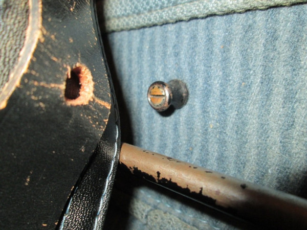window strap & button.JPG