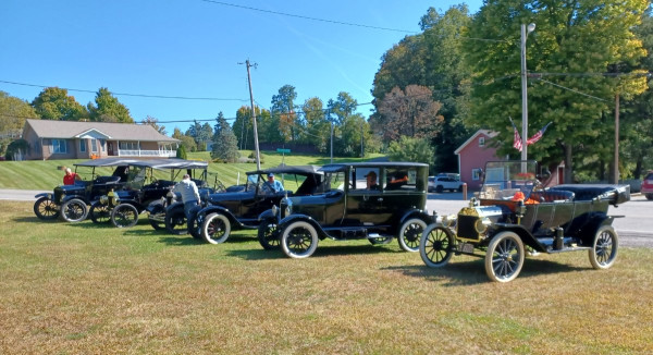 And all 6 cars lined up in the yard parking across from the Marketplace where we ate.