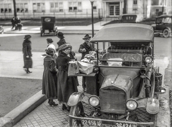 1919 food car front.jpg