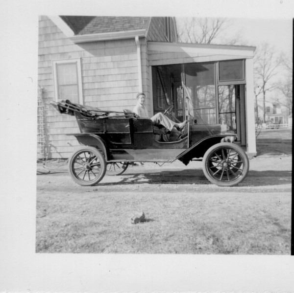1910 Model T fall 1948 B&W scan 2 copy.jpg