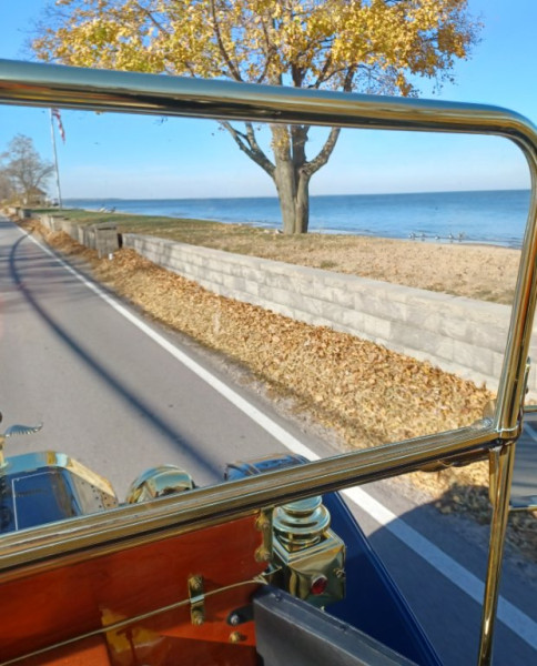 Gorgeous lake Erie. Where's the fishing boats? LOL