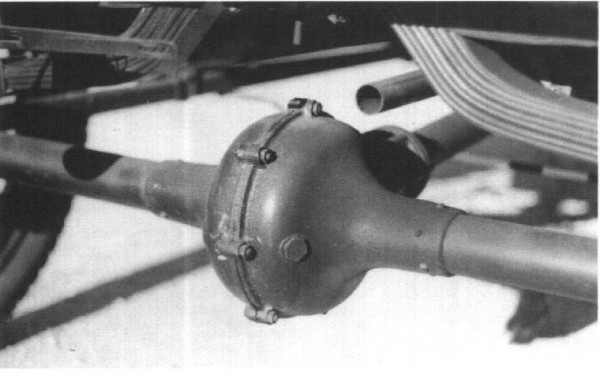 Rear axle housing 1915-1919 g 26 Sep-Oct 1989 VF.jpg