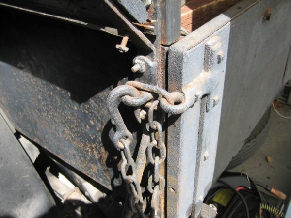 endgate latch.JPG