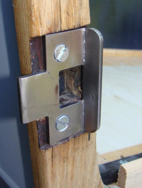forward door striker.jpg