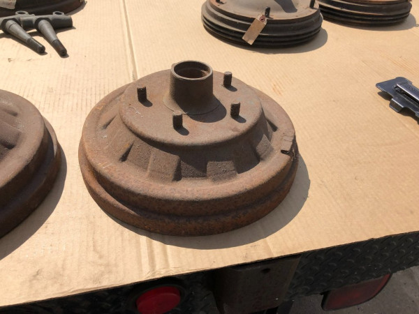 NOS ( 41-48 ) FRONT HUB & DRUM, $135.jpg