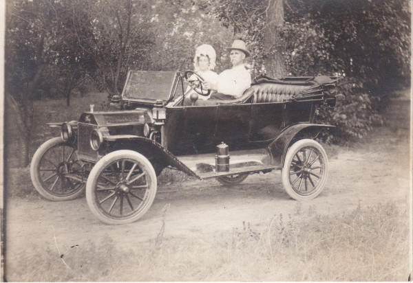 1914 MODEL T FORD HORN UP SIDE DOWN_a_35 percent.jpg