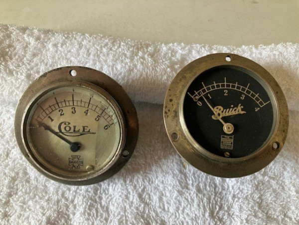fuel pressue gauge.jpg