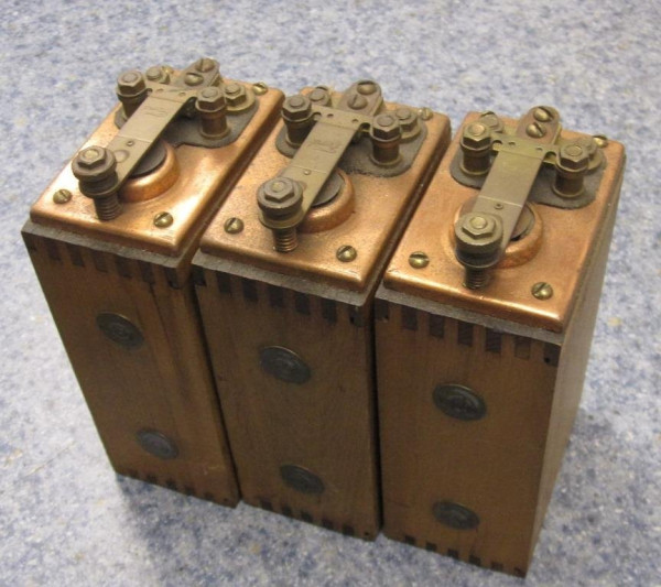 Red Brass Top Coils 001.JPG